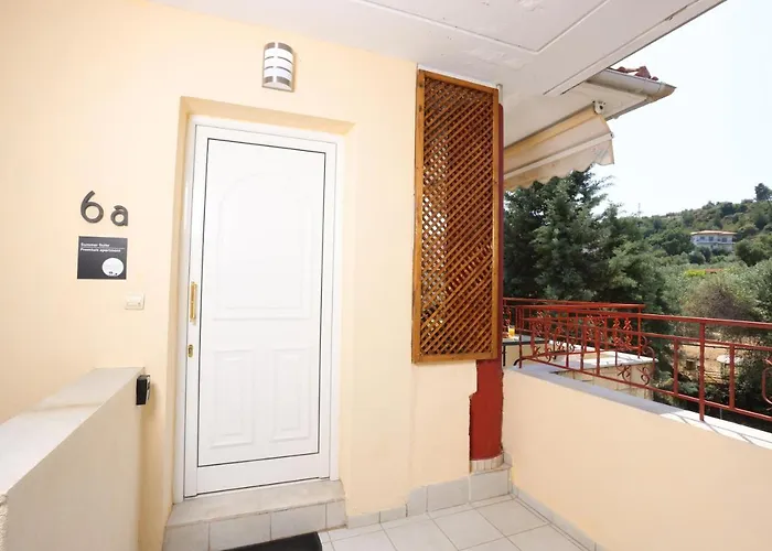 Summer - Premium Пефкохори